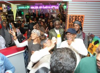 beres-hammond-and-fans