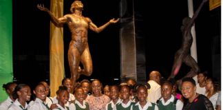 VERONICA-CAMPBELL-BROWN-STATUE