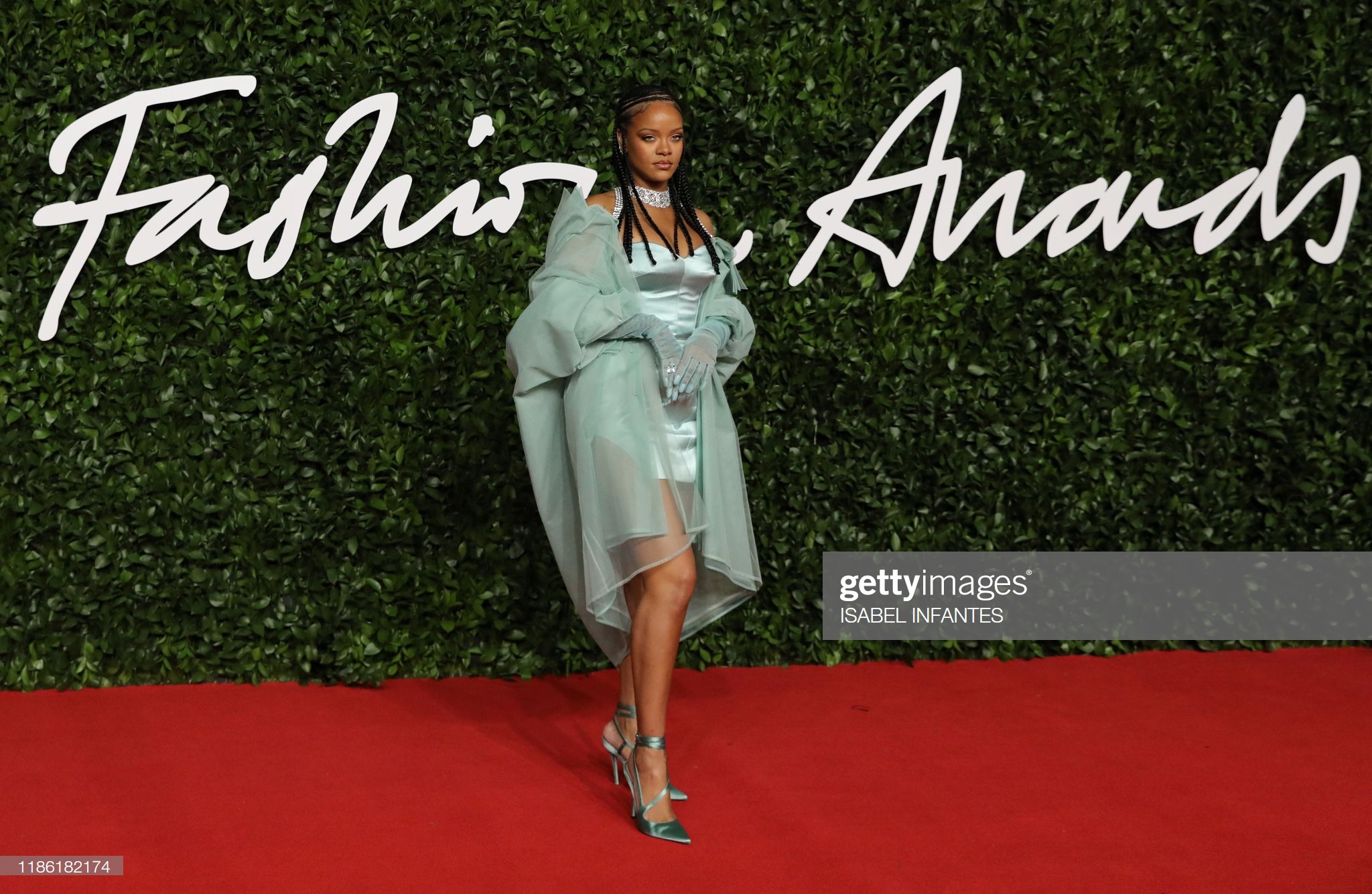 Fashion awards. Рианна 2019. Рианна 2022. 2019 Fashion Awards. Rihanna British Fashion.