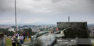 colombia-statue-toppled