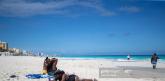 tourists-caribbean