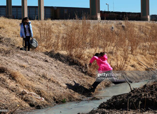 migrants-trying-to-enter-us