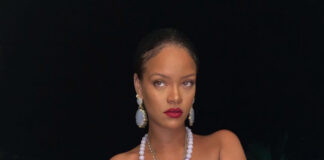 rihanna-slammed-by-hindus