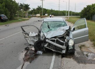 horrific-crash-in-grand-cayman