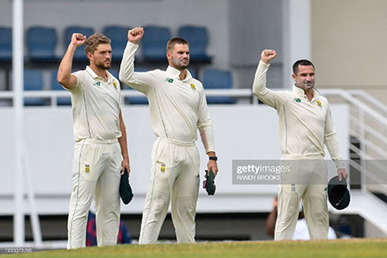 south-african-cricketers-raise-fist