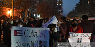 bolivians-rally-for-cuban-govt