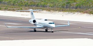 private-jet-at-the-providenciales-airport