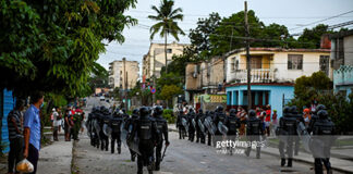 cuba-police-in-riot-gear