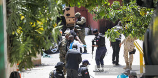 haiti-police-after-assassination