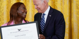 nurse-sandra-lindsay-receives-award-from-biden