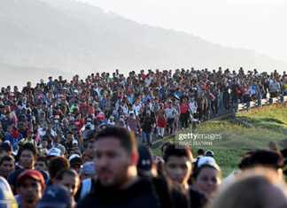 migrants-in-mexico-caravan