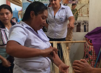 bag-weaving-in-olopa-guatemala