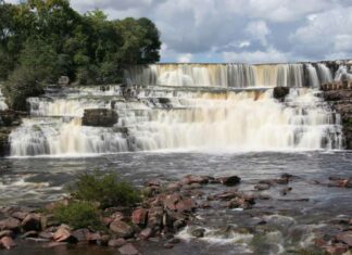 guyana-orinduik-falls