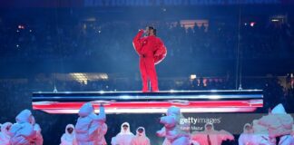 rihanna-whatever-super-bowl-performance