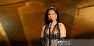 rihanna-performs-oscars-2023