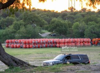 texas-buoy-barrier