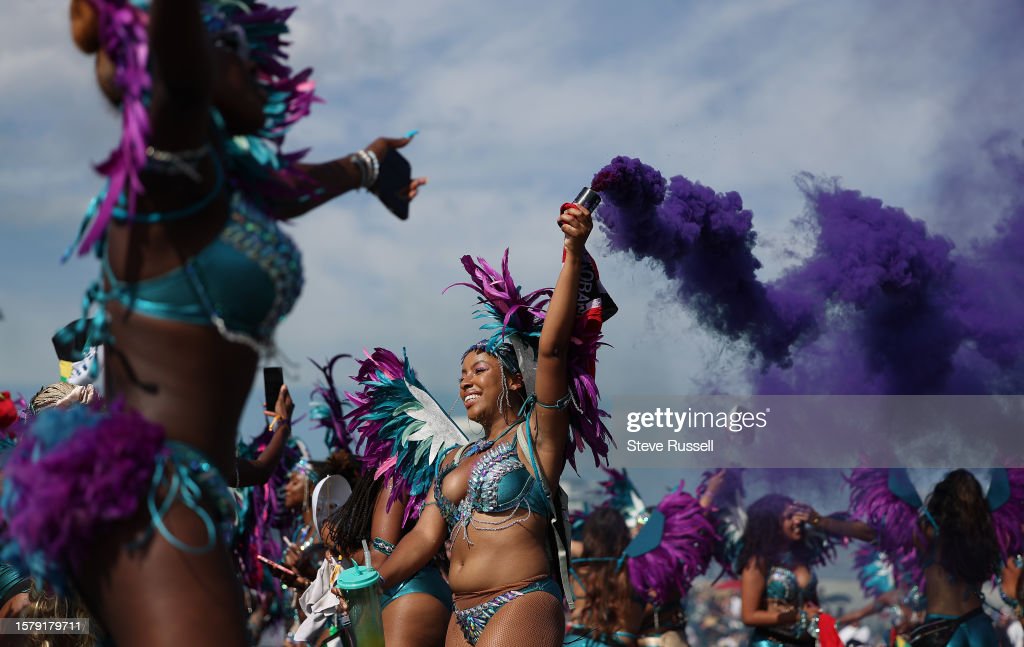 Revellers take over Toronto's streets for Caribbean Carnival