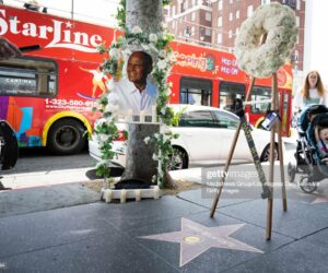 harry-belafonte-gets-cuny-scholarship