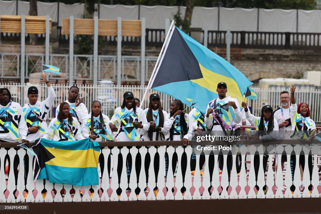 This image has an empty alt attribute; its file name is team-bahamas-paris-olympicsopening.jpg