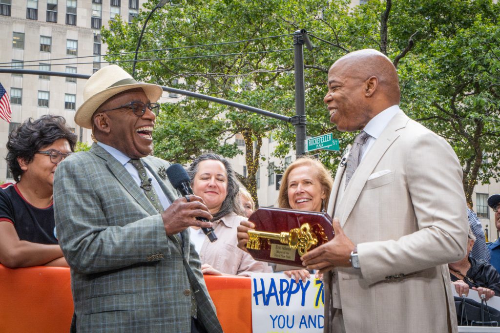 caribbean-roots-al-roker-gets-key-to-the-city