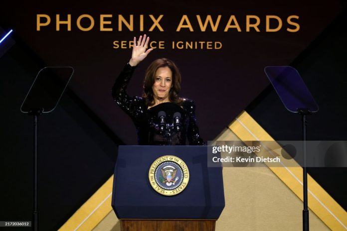 kamala-harris-wears-laquan-smith