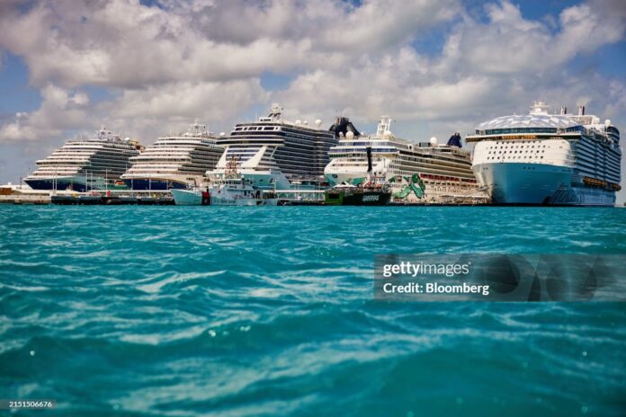 cruise-ships-in-the-bahamas