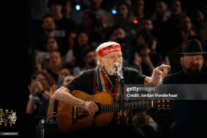 willy-nelson-for-kamala