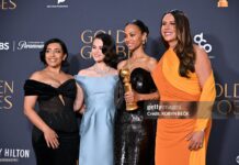 zoe-saldana-with-her-cast-mates-at-the-golden-globes